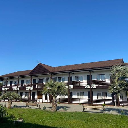 Al Mare Hotel 피준다 외부 사진